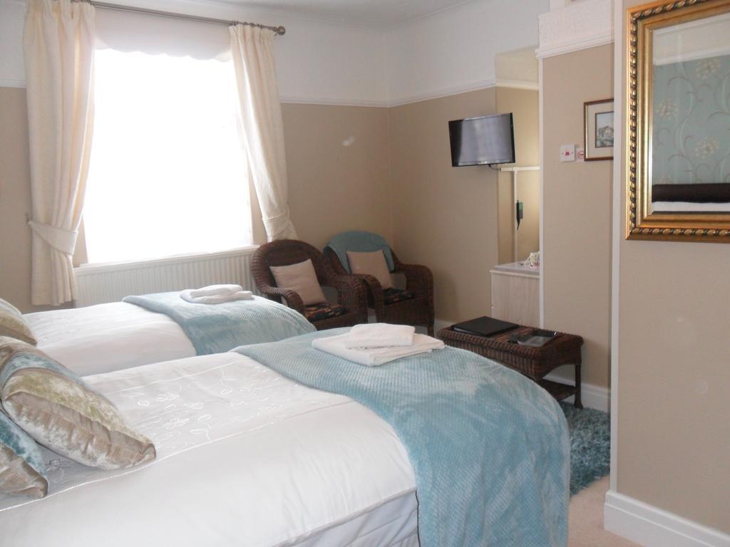 חלנדודנו Cleave Court Guest House מראה חיצוני תמונה