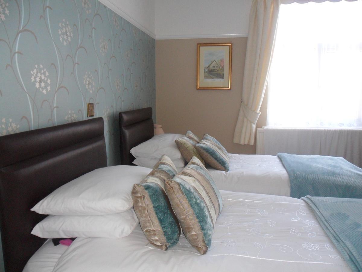 חלנדודנו Cleave Court Guest House מראה חיצוני תמונה