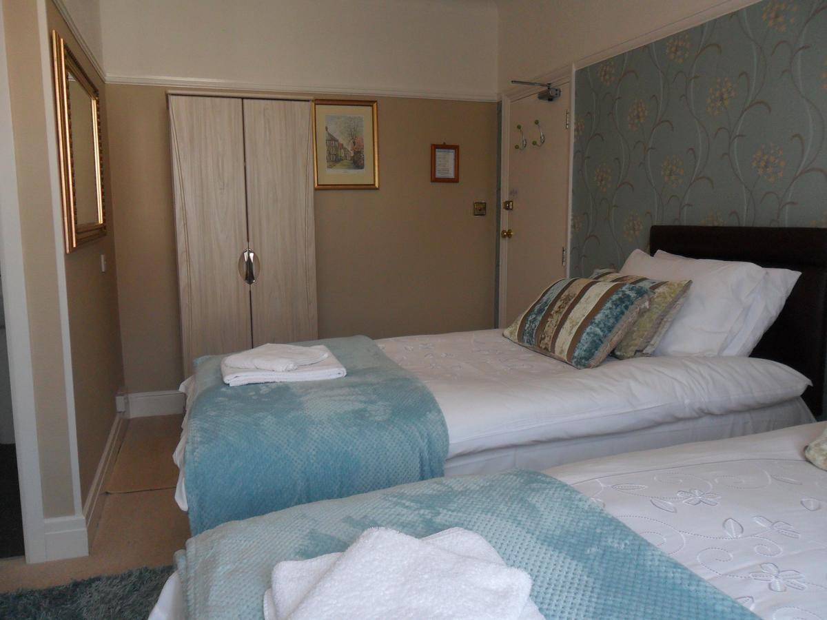 חלנדודנו Cleave Court Guest House מראה חיצוני תמונה