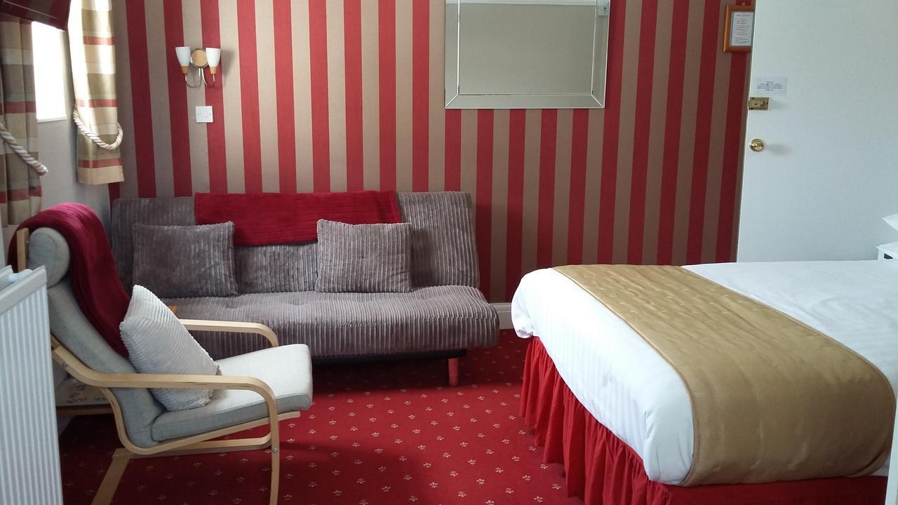 חלנדודנו Cleave Court Guest House מראה חיצוני תמונה
