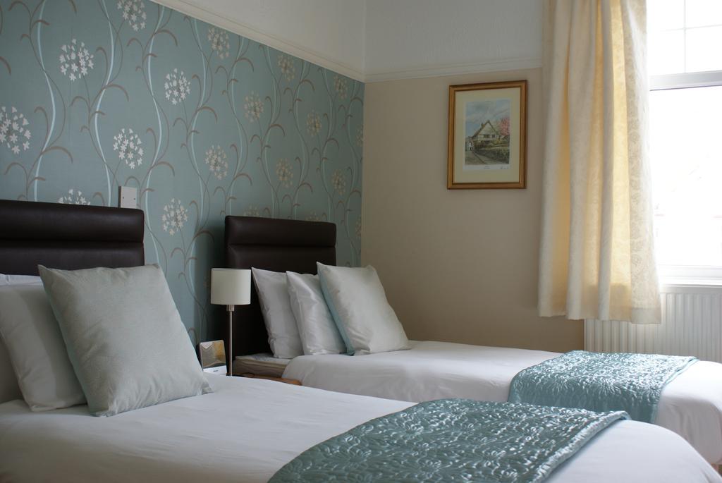 חלנדודנו Cleave Court Guest House חדר תמונה